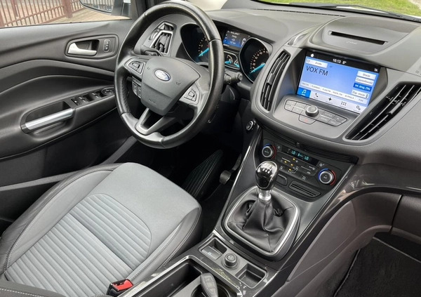 Ford Kuga cena 61700 przebieg: 198555, rok produkcji 2017 z Olsztynek małe 704